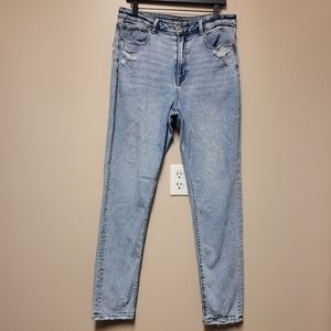 American Eagle High Rise Mom Jean 12